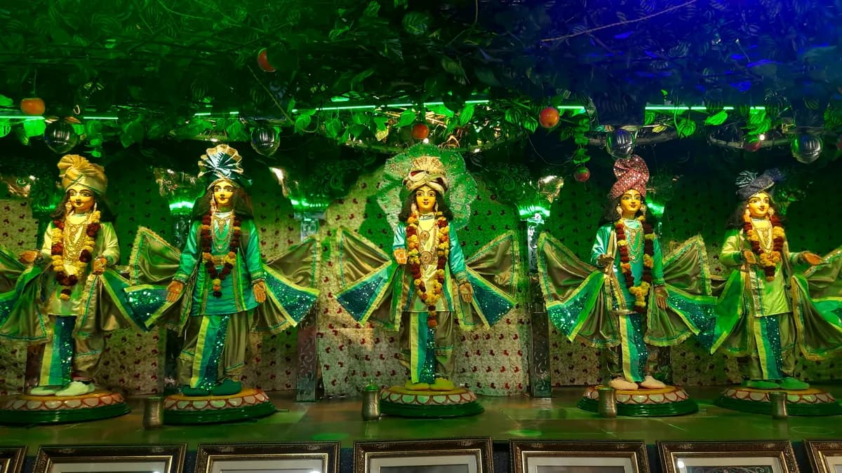 The Great Pain and Glory of Love - Gita Govinda
