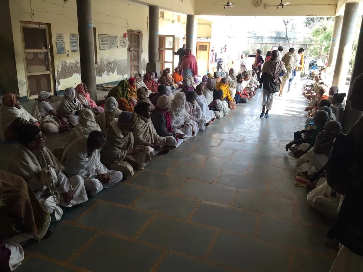 GIFTS TO THE RADHA KUNDA BABAS AND WIDOWS