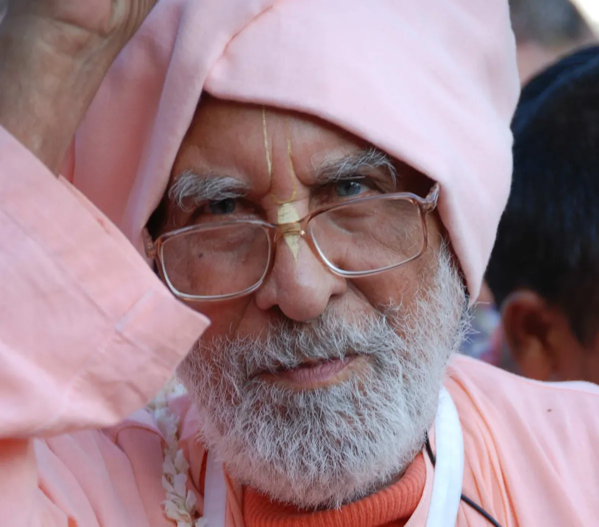 Śrī Guru Mahimā: Glories of the Spiritual Master - Text 1