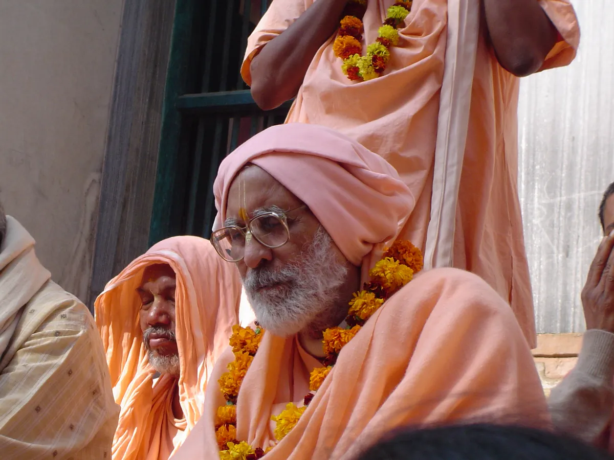 You Will Have To Know What Divya-jñāna Is