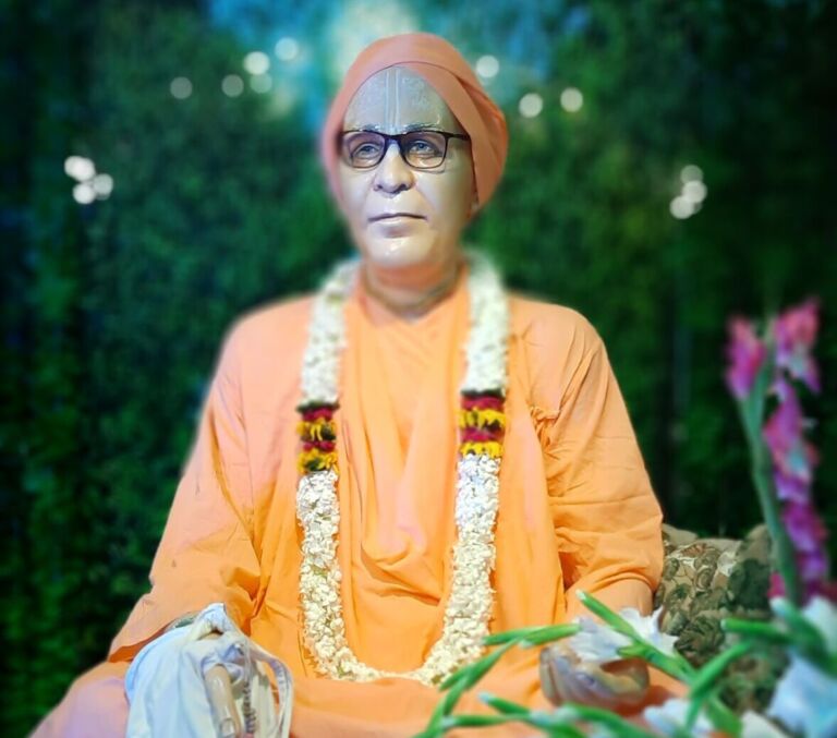 Srila Gurudeva in Radlett, U.K. - 15 May 1996