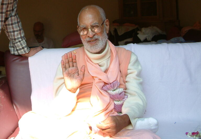 "Our sakhī cannot live without this parrot!"